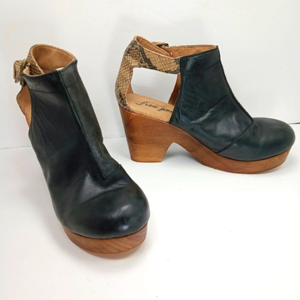 FREE PEOPLE Amber Orchard Black & Reptile Platform Ankle Open Clog Bootie EUC - Picture 1 of 16